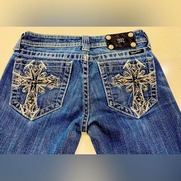 Miss Me Bootcut Jeans 27x33 Distressed Stretch Cross Embellished EUC - Picture 11 of 13